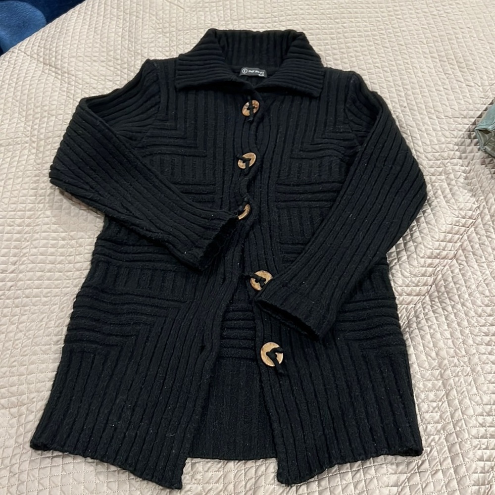 BLACK JACKET